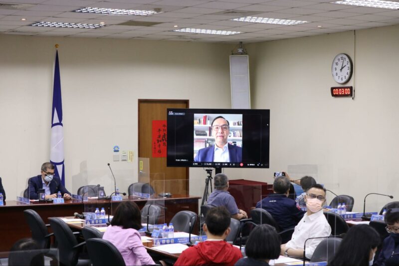 Chairman Eric Chu: With High Covid Death Rate, the Government should Conduct Self-Examination and Review of its Policy.